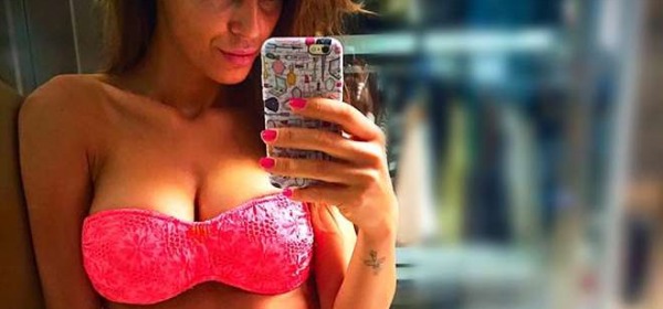 Anna Tatangelo su Facebook