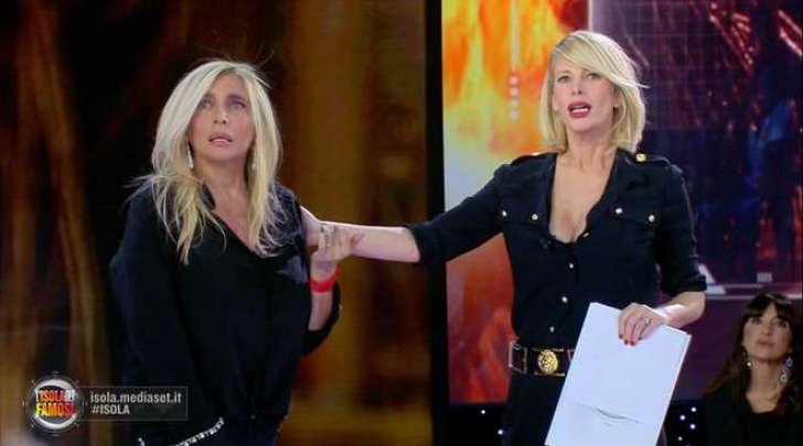 Isola dei Famosi, bufera social su Alessia Marcuzzi